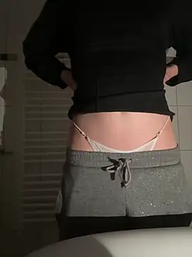 Jamilo young online show from October 1, 2025, 10:38 pm