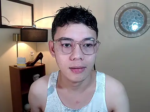 keirflorianxx online show from October 5, 2025, 2:32 am