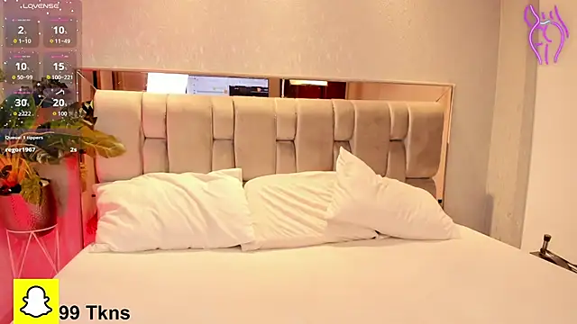 VianyLove online show from September 20, 2025, 1:34 pm