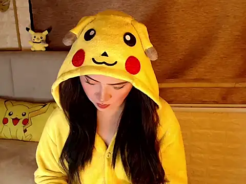 yourdevilsweettsx online show from April 10, 2026, 12:32 pm