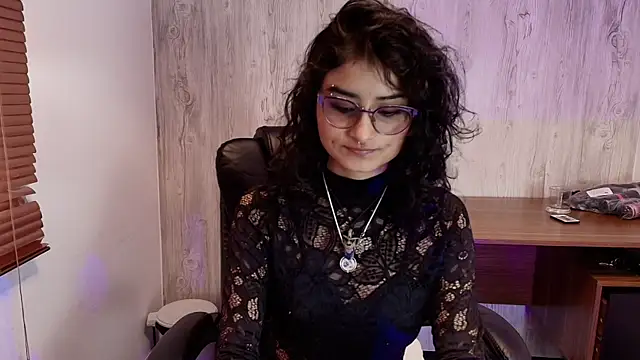 LilyRouset online show from September 18, 2025, 1:13 pm