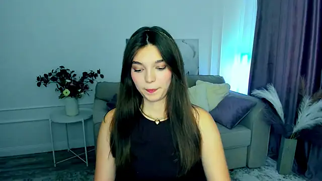 DivineAmour online show from September 28, 2025, 4:40 am