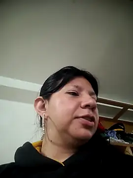 kinky momm online show from October 24, 2025, 1:51 pm