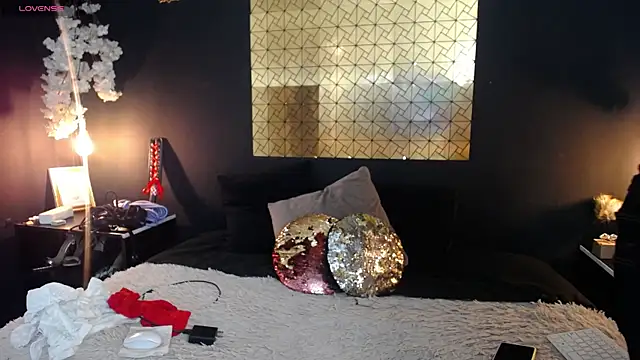 kinky momm online show from November 21, 2025, 4:16 pm