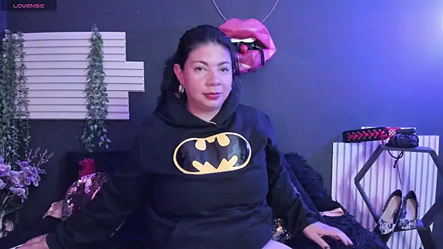 Snapshot of kinky_momm chatting on July 12, 2026, 3:36 pm kinky momm online show from July 12, 2026, 3:36 pm