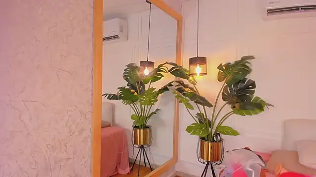 Dafne Hillss online show from February 11, 2026, 1:38 pm