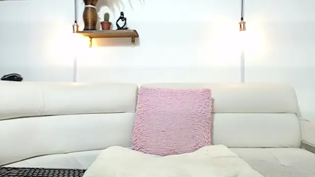 Snapshot of estivii chatting on March 3, 2026, 3:56 am estivii online show from March 3, 2026, 3:56 am