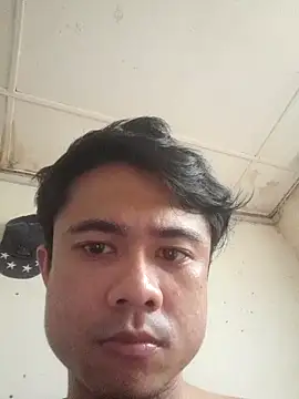 Kim0002 online show from September 13, 2025, 2:22 am