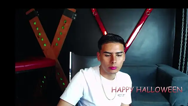 Snapshot of Matthewlodge chatting on November 3, 2025, 1:12 pm Matthewlodge online show from November 3, 2025, 1:12 pm