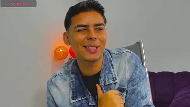 Snapshot of Matthewlodge chatting on November 29, 2025, 1:25 pm Matthewlodge online show from November 29, 2025, 1:25 pm