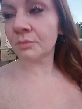nakedgarbageperson online show from June 17, 2026, 12:29 pm