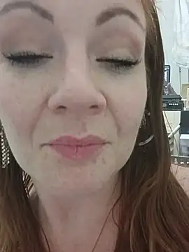 nakedgarbageperson online show from July 4, 2026, 3:56 am