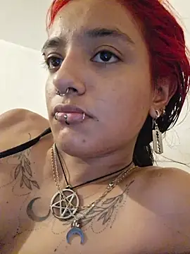 carolinerue online show from June 3, 2026, 12:24 am