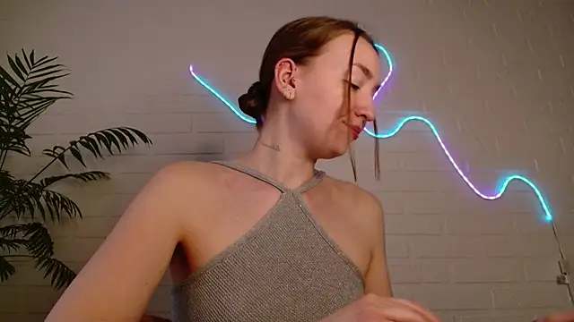 WhitePrincessLuna online show from February 11, 2026, 2:22 pm