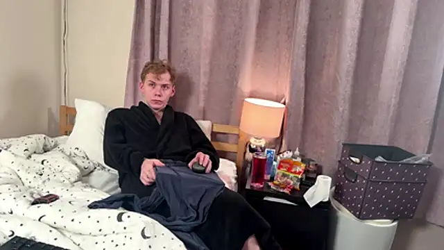 scottishtwink01 online show from November 5, 2025, 11:49 pm