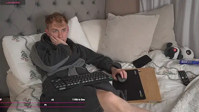 Snapshot of scottishtwink01 chatting on June 12, 2026, 10:08 pm scottishtwink01 online show from June 12, 2026, 10:08 pm