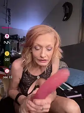 Snapshot of Daphneflor chatting on July 2, 2026, 4:07 am Daphneflor online show from July 2, 2026, 4:07 am