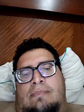 Santiagoqro85 online show from November 3, 2025, 6:53 pm