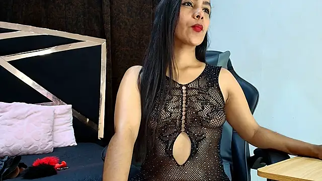 Snapshot of luna_brown7 chatting on October 12, 2025, 5:06 am luna brown7 online show from October 12, 2025, 5:06 am