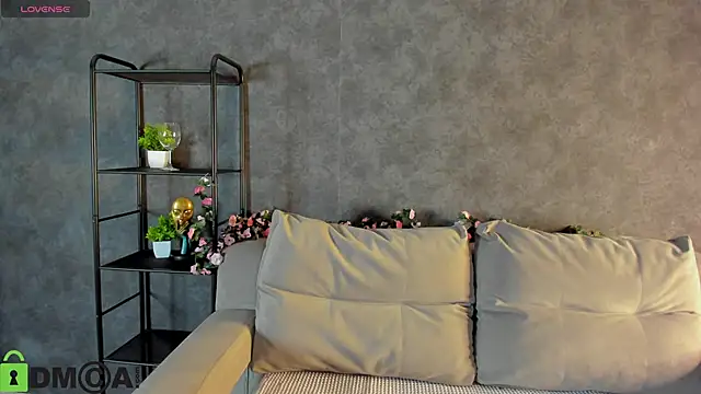 Raybe-Vins online show from October 28, 2025, 5:26 pm