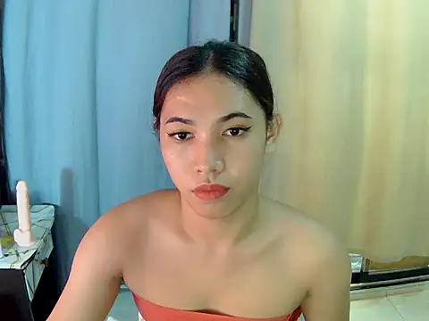 Chen Lavin online show from November 6, 2025, 1:06 am