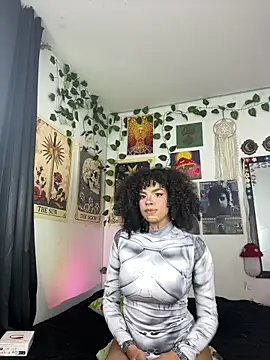 Raven luv online show from November 4, 2025, 1:05 am