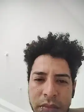 ThiagoFernandezChancay25 online show from November 8, 2025, 1:11 pm