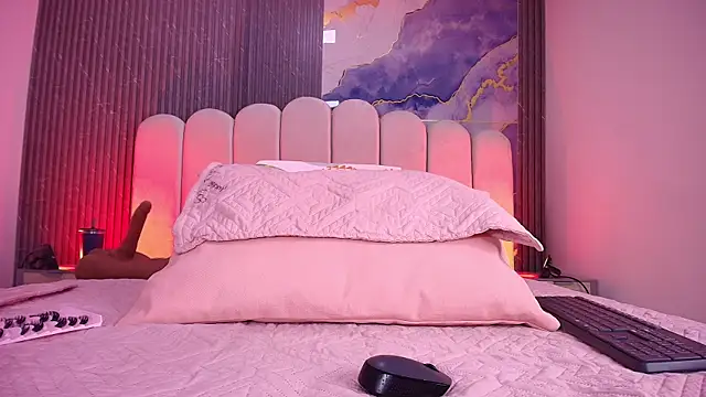 abbyrouss  online show from December 3, 2025, 3:03 am