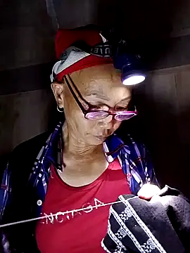 -Xuka-200 online show from November 9, 2025, 1:31 pm