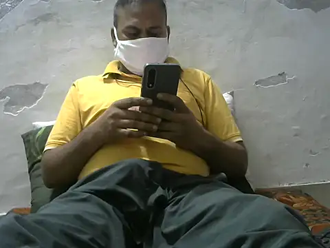 Famit025 online show from February 20, 2026, 6:08 pm