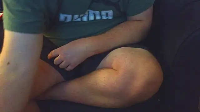 thighguy30 online show from November 30, 2025, 5:11 am