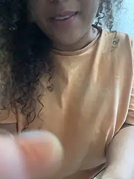 Snapshot of ___seusegredo chatting on February 3, 2026, 10:42 am seusegredo online show from February 3, 2026, 10:42 am