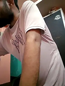 soniriyaa010101 online show from April 18, 2026, 7:58 pm