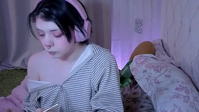 Alice Zev online show from April 24, 2026, 2:14 am