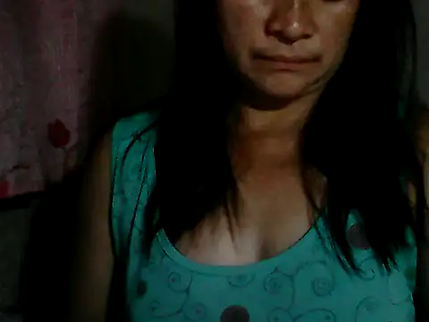 yoursPinayMama1682 online show from January 17, 2026, 1:27 pm