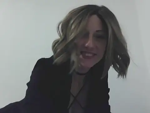 MadMadelin online show from October 6, 2025, 12:41 am