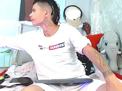 Snapshot of Dorland777 chatting on November 28, 2025, 12:24 am Dorland777 online show from November 28, 2025, 12:24 am