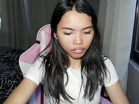 Snapshot of cutie_milker chatting on April 20, 2026, 5:32 am cutie milker online show from April 20, 2026, 5:32 am