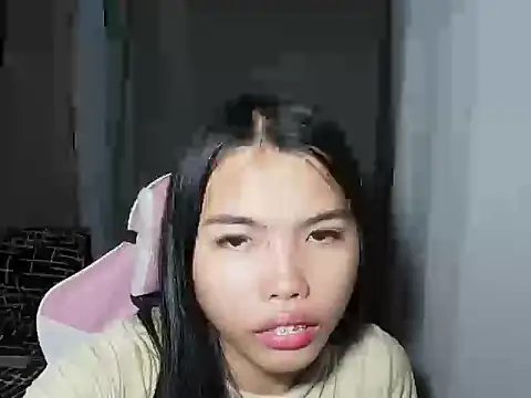 Snapshot of cutie_milker chatting on April 23, 2026, 5:15 pm cutie milker online show from April 23, 2026, 5:15 pm