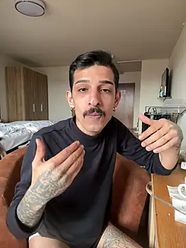 bisexevaa online show from March 28, 2026, 8:47 am