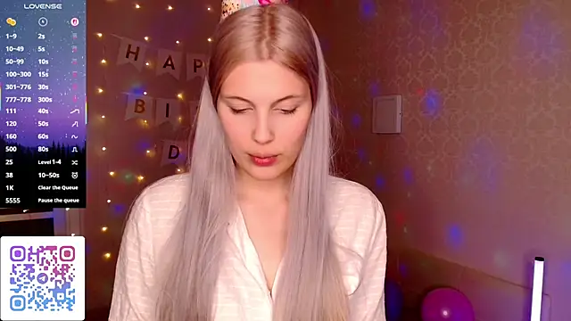 Larileya online show from October 10, 2025, 5:56 pm