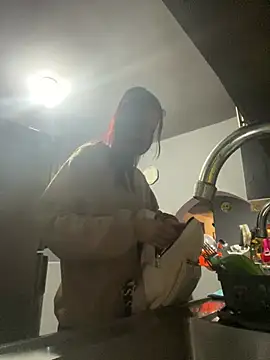 Caroline daring online show from March 26, 2026, 12:28 am