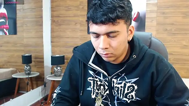 titanxero online show from November 22, 2025, 1:32 pm