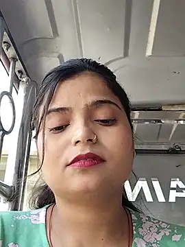 Hot-Pooja25 online show from May 4, 2026, 2:29 am