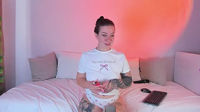 MiaKhallirae online show from October 23, 2025, 10:03 am