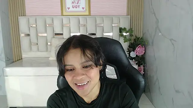 catalina5 s online show from March 21, 2026, 3:22 am