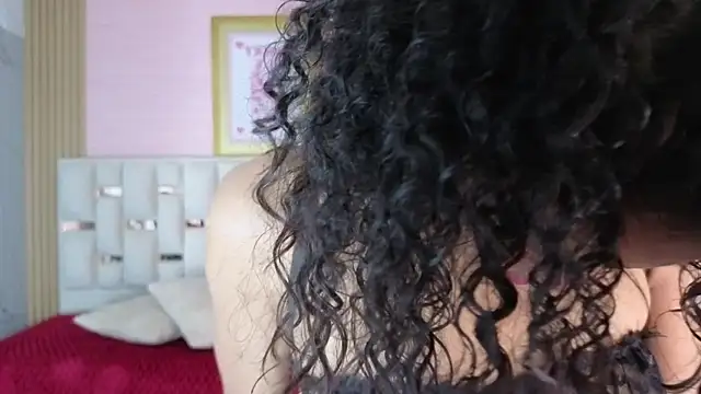 catalina5 s online show from April 18, 2026, 3:10 am