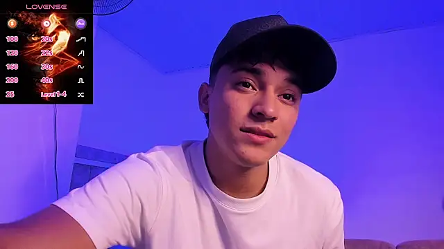 Austin Cardieff  online show from October 22, 2025, 8:08 pm