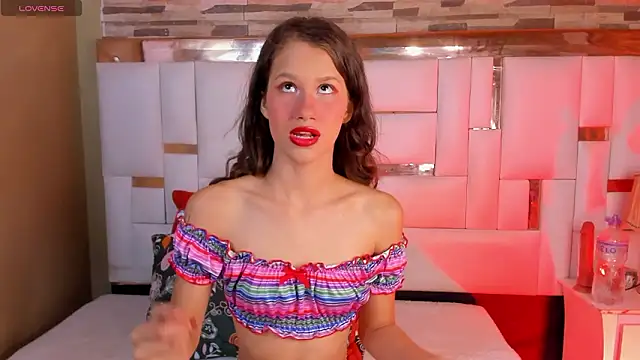 EmmaPetty online show from March 3, 2026, 9:21 pm