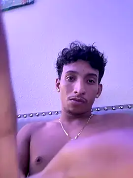 Snapshot of Elnegro2454 chatting on September 29, 2025, 10:03 pm Elnegro2454 online show from September 29, 2025, 10:03 pm